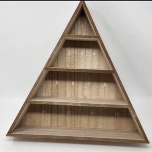 Target bullseyes tree triangle countdown shelf